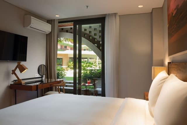 Suite, 2 Bedrooms, Garden Area