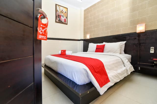 RedDoorz Room