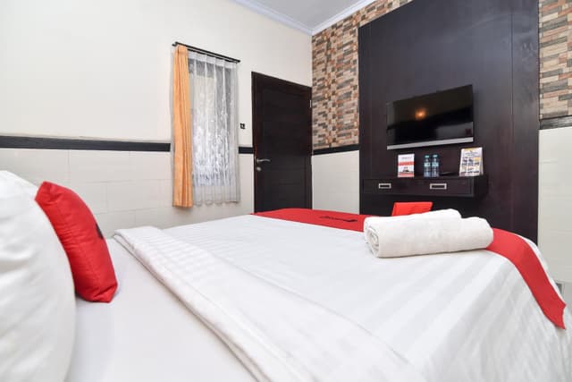 RedDoorz Room