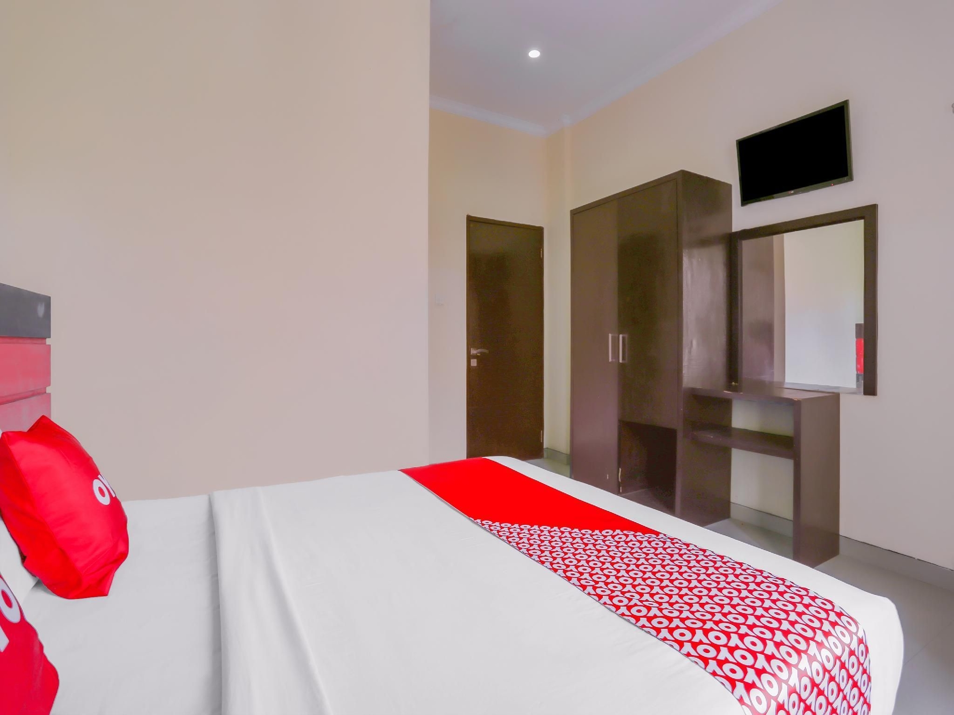 โอโย 4012 อารีย์ บีช อินน์ (OYO 4012 Ari Beach Inn)2