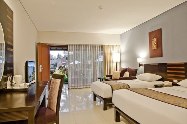 Deluxe Family Room