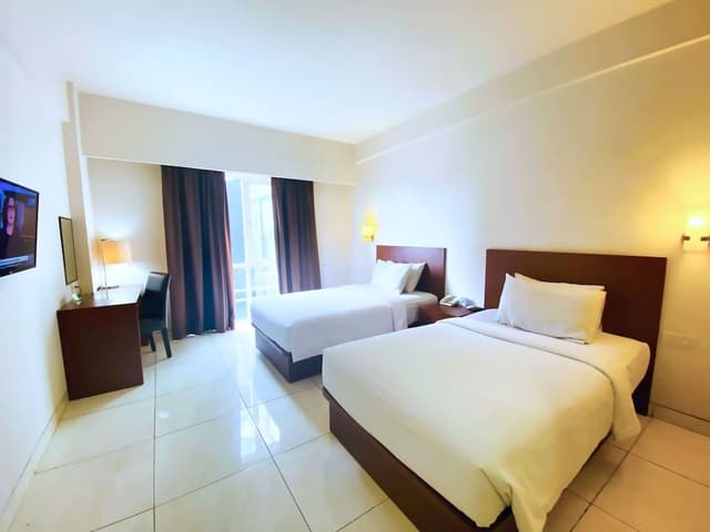 Deluxe Double or Twin Room, Balcony