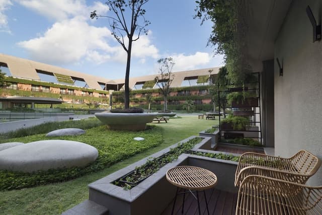 YELLO Room Garden Access