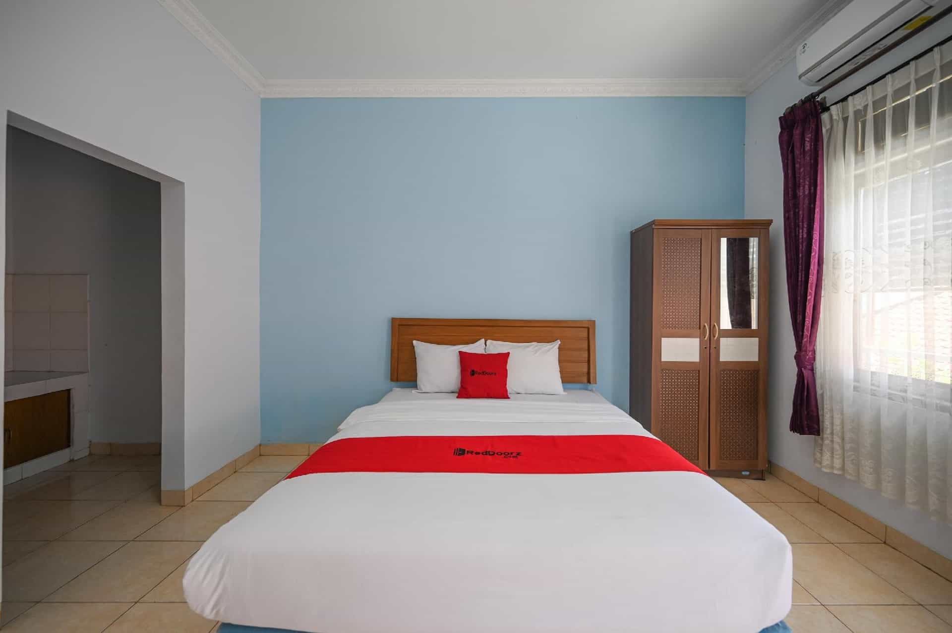 RedDoorz @ De'balcon Accomodation Kuta Bali RedDoorz @ De'balcon Accomodation Kuta Bali