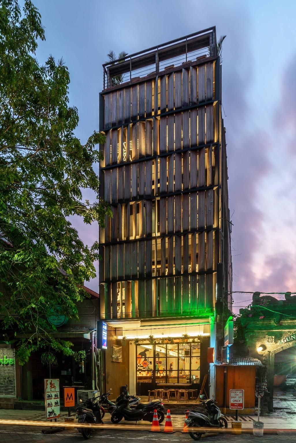 เอ็ม บูทิก โฮเต็ล เลเกียน (M Boutique Hostel Legian)0