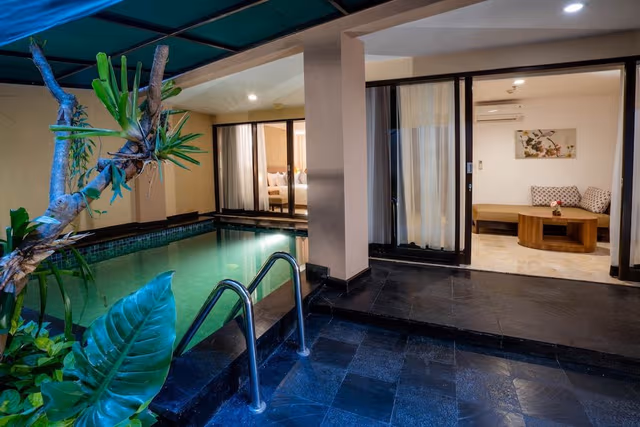 Deluxe Pool Suite