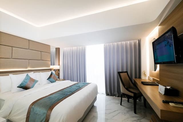 Deluxe Double or Twin Room, Non Smoking, City View
