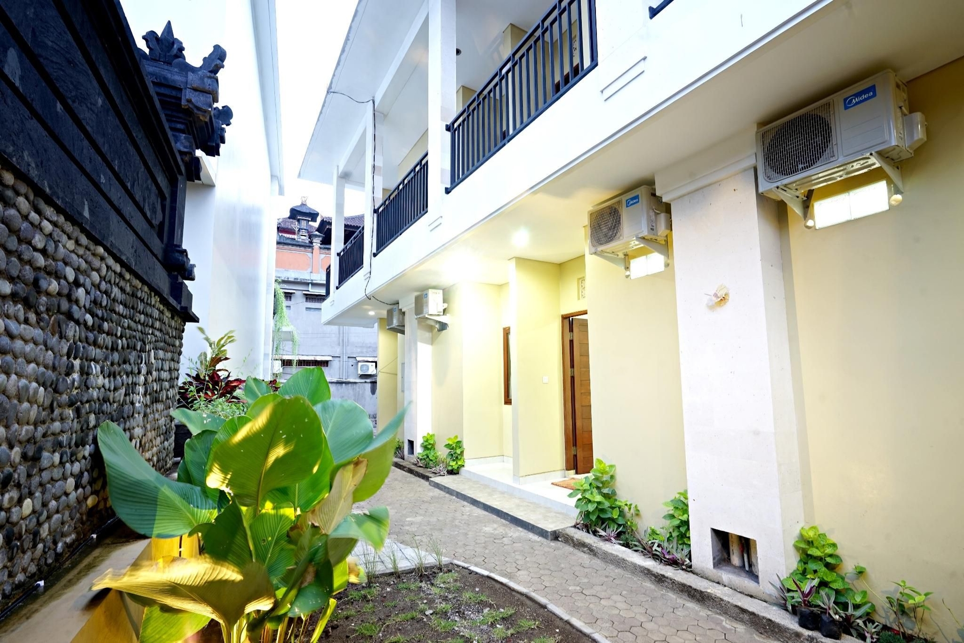 ดีปันดี เกสต์เฮาส์ (D'Pande Guest House)2