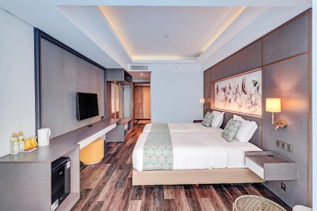 Pool Access - Twin Bed