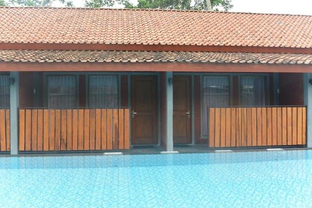 Deluxe Double Room, Poolside