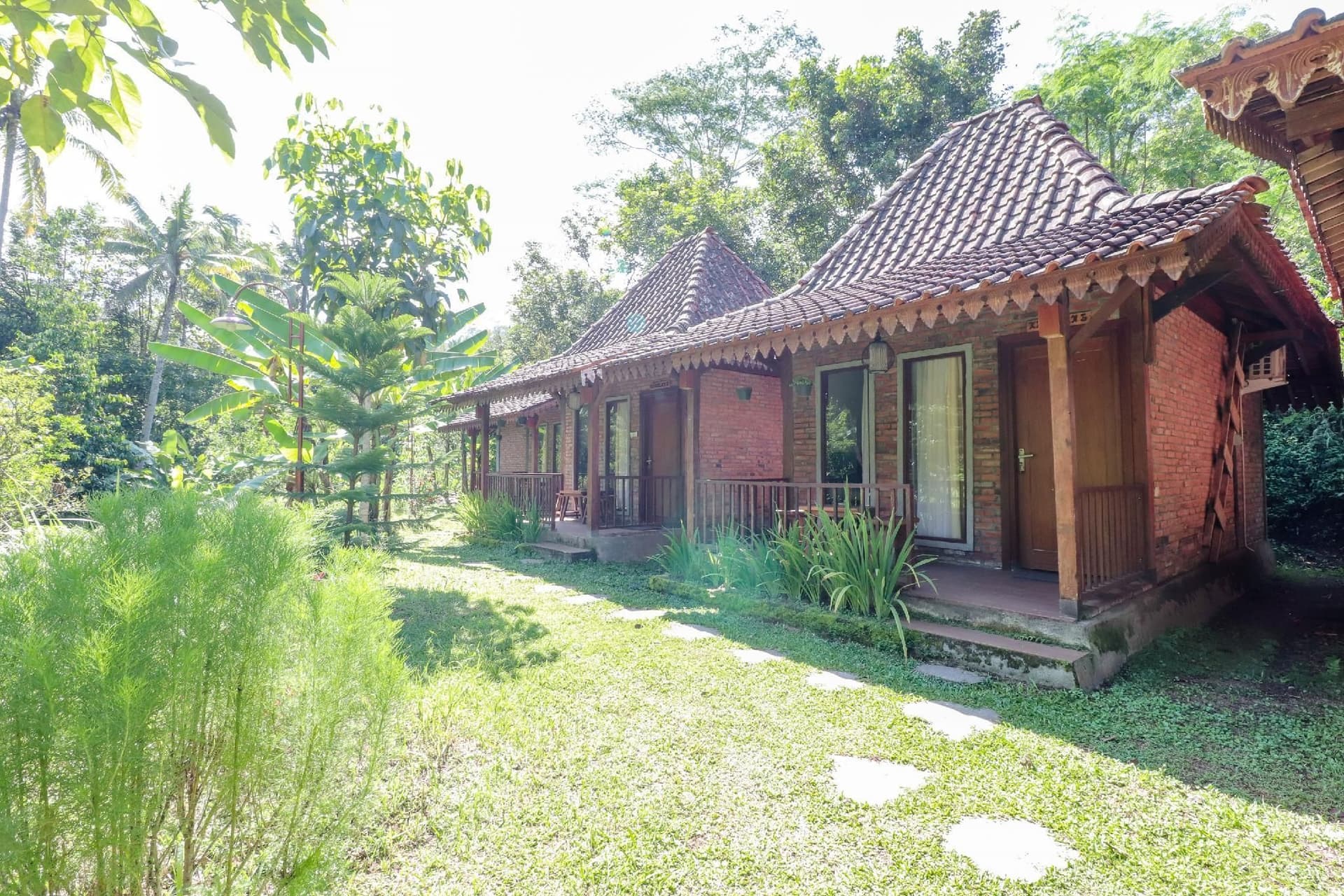 บัลคอนเดส คีนาลัน บัลคอนเดส คีนาลัน