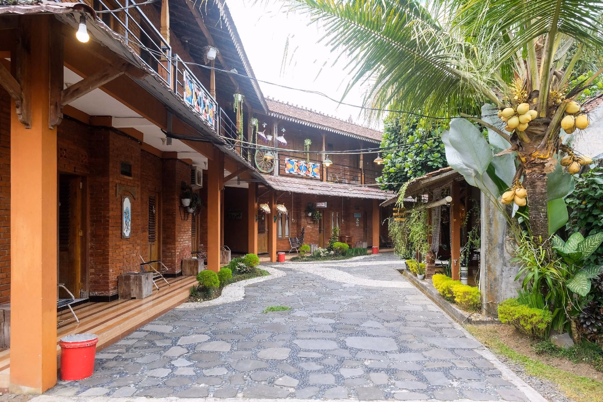เรดดอร์ซ ชาเรียะฮ์ เนียร์ อักมิล มาเกลัง (RedDoorz Syariah near Akmil Magelang)0
