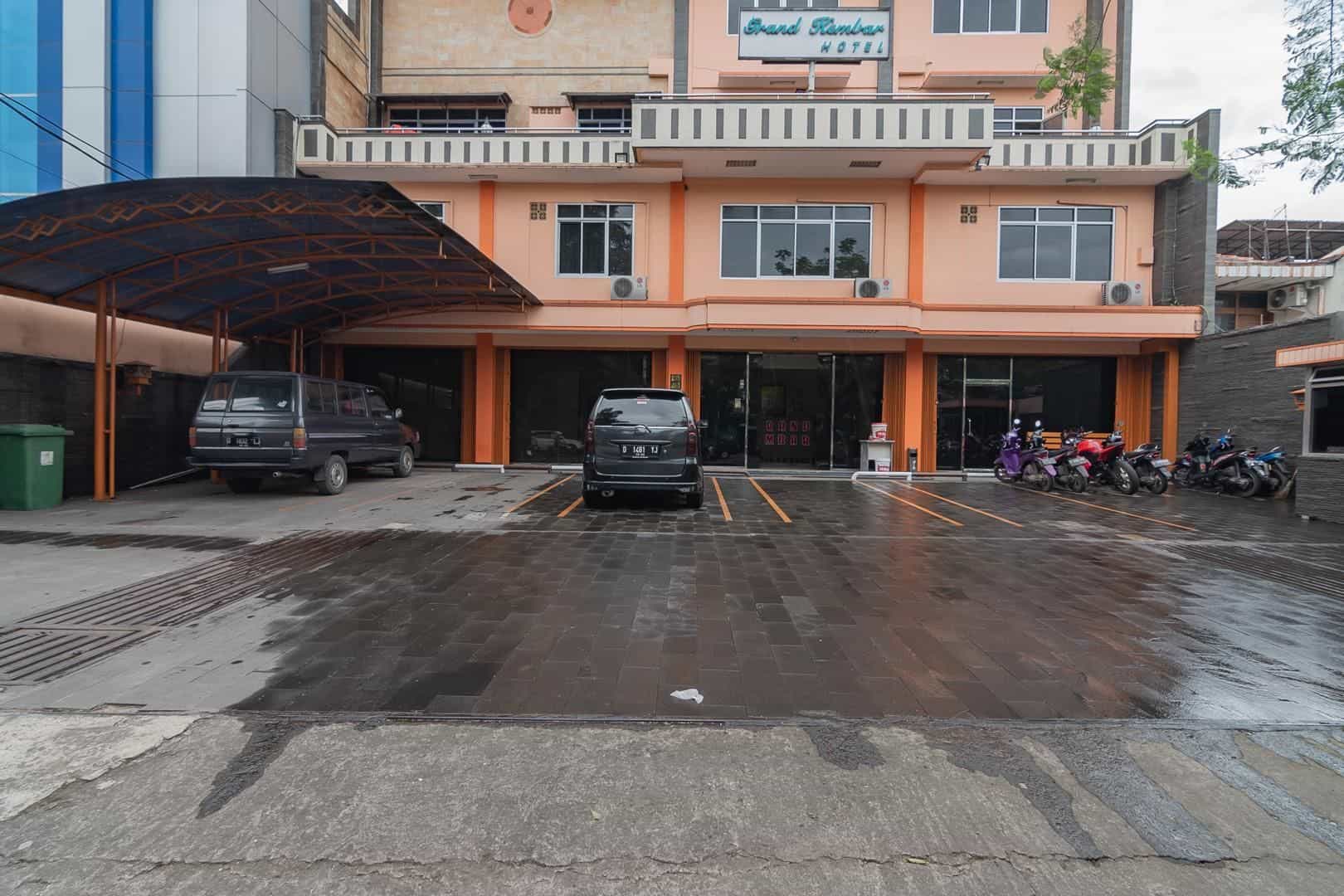 Grand Kembar Hotel Mitra RedDoorz Grand Kembar Hotel Mitra RedDoorz
