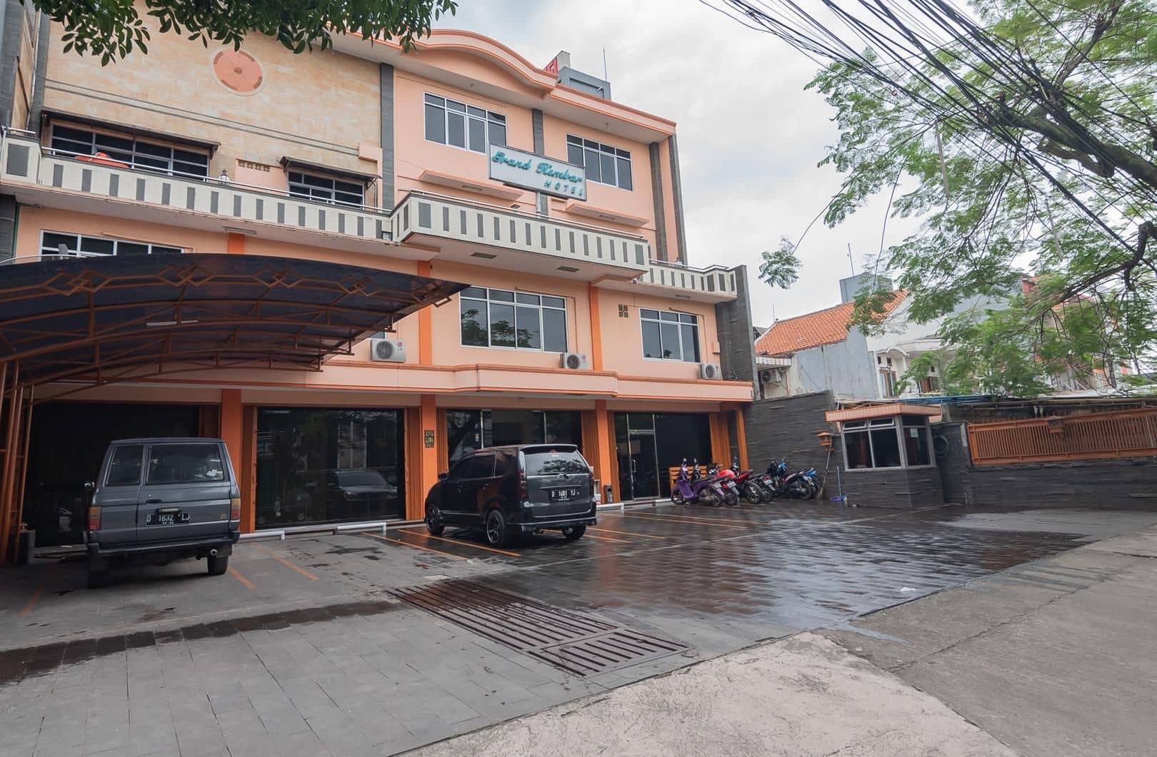 Grand Kembar Hotel Mitra RedDoorz Grand Kembar Hotel Mitra RedDoorz
