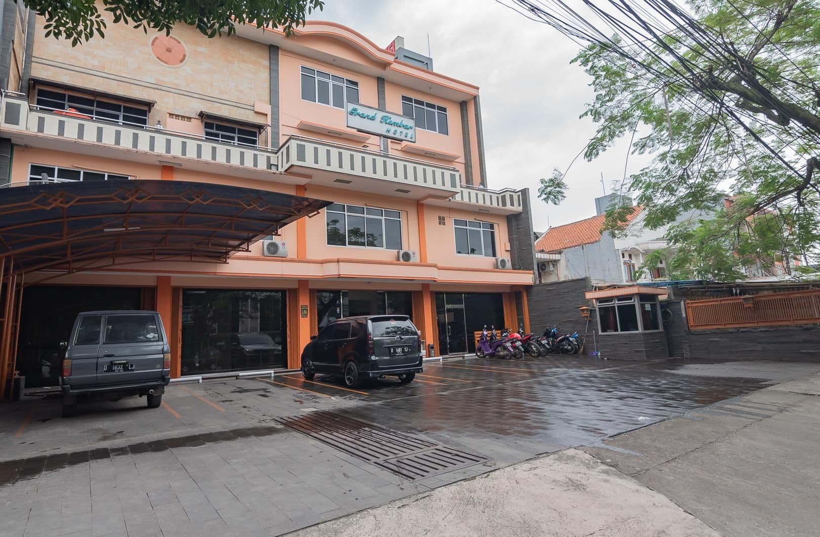 Grand Kembar Hotel Mitra RedDoorz Grand Kembar Hotel Mitra RedDoorz
