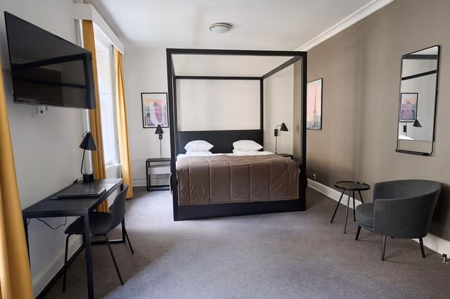 Deluxe Room, 1 King Bed, Non Smoking