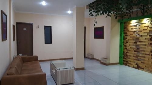 เรดดอร์ซ เนียร์ อิสตานา พลาซา 2 (RedDoorz near Istana Plaza 2)1