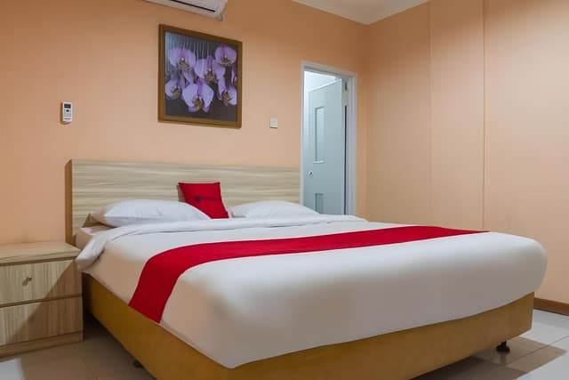 Economy Room