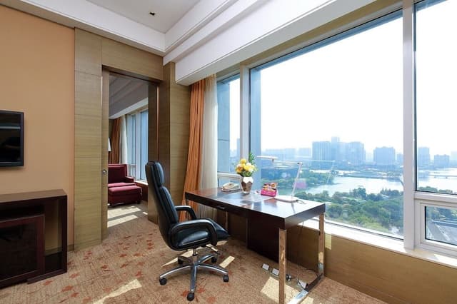 Room, 1 Bedroom, Club Lounge Access, Lake View