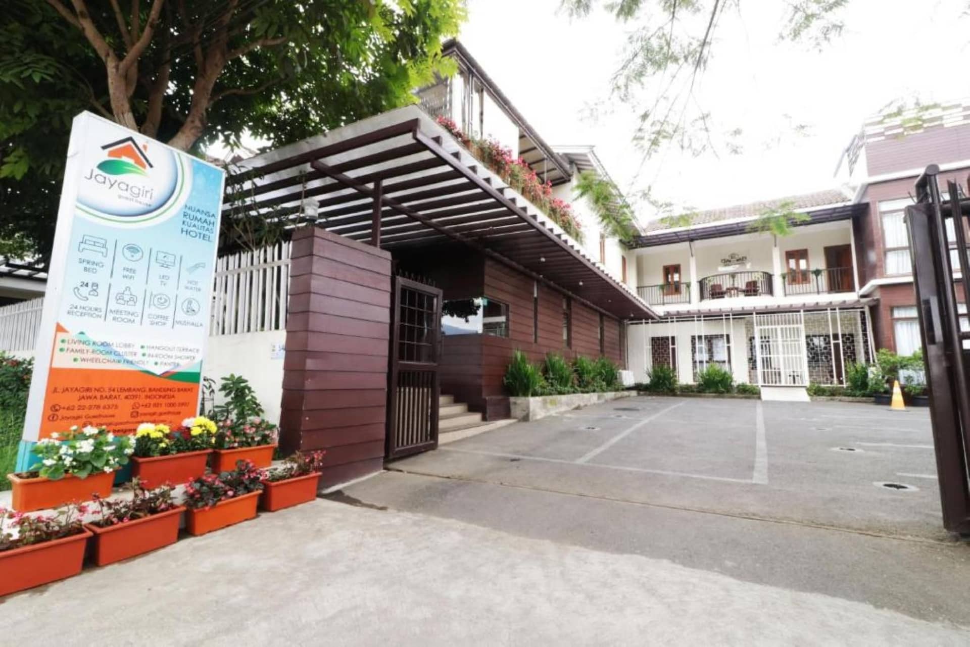 Jayagiri Guesthouse By Belgareti Jayagiri Guesthouse By Belgareti