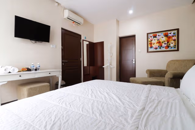 Suite 1st Floor
