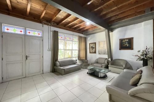 Villa 325 Maribaya3