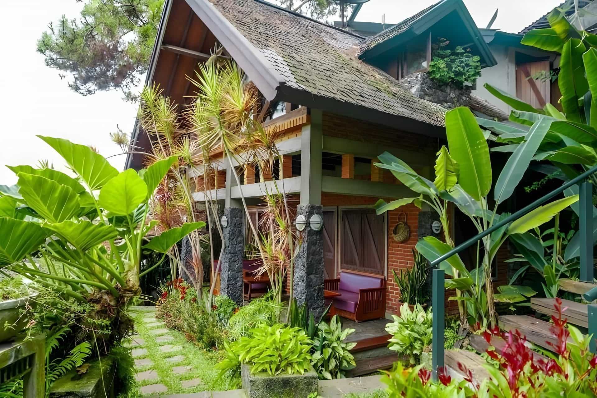 Rumah Stroberi Organic Farm & Family Lodge Rumah Stroberi Organic Farm & Family Lodge