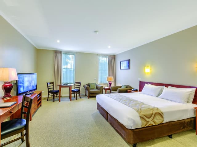 King Room with Spa Bath