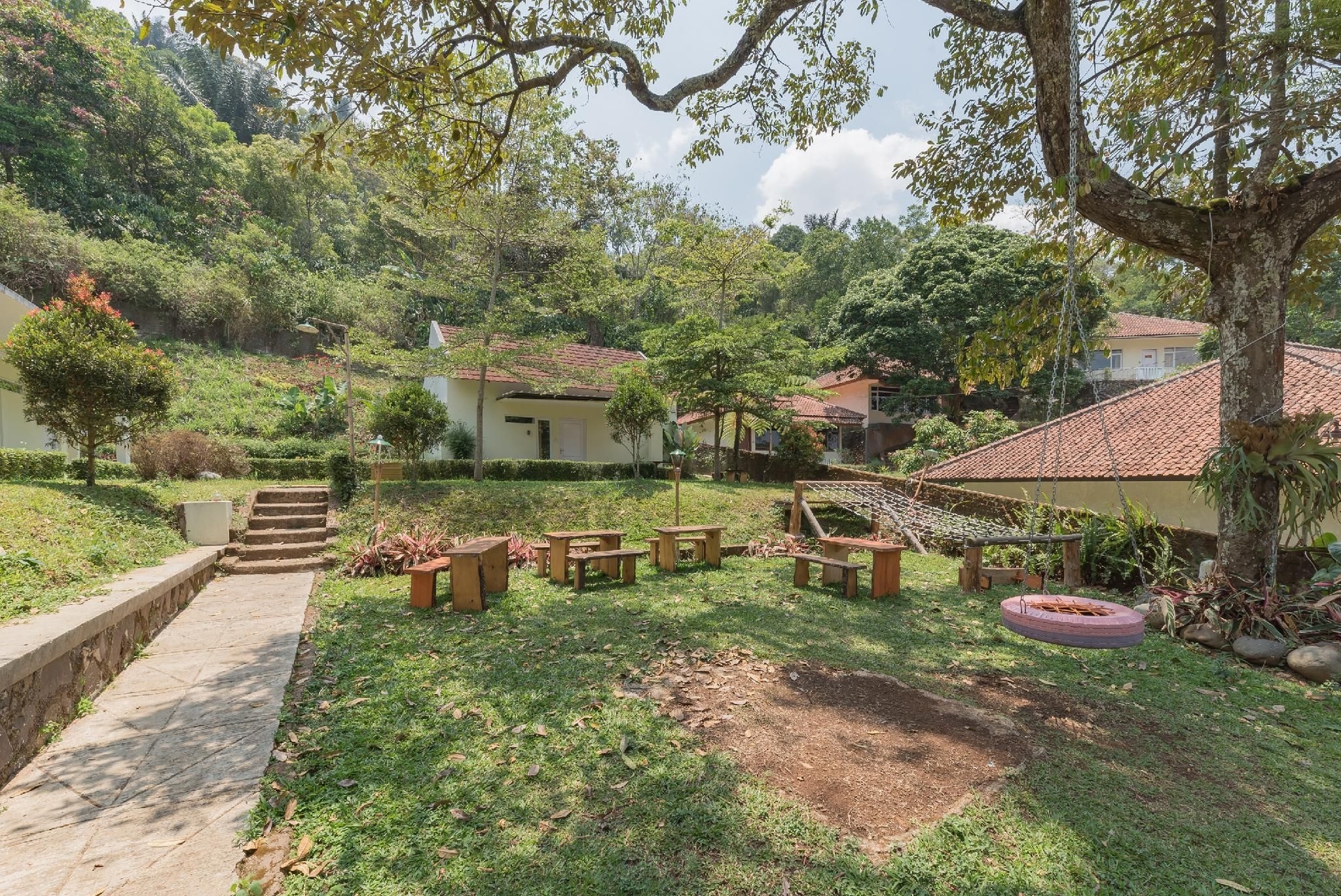 RedDoorz Resort Syariah near D'Castello Ciater Subang1