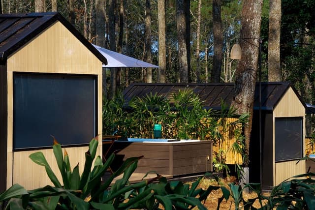 Deluxe Cabin, Hot Tub