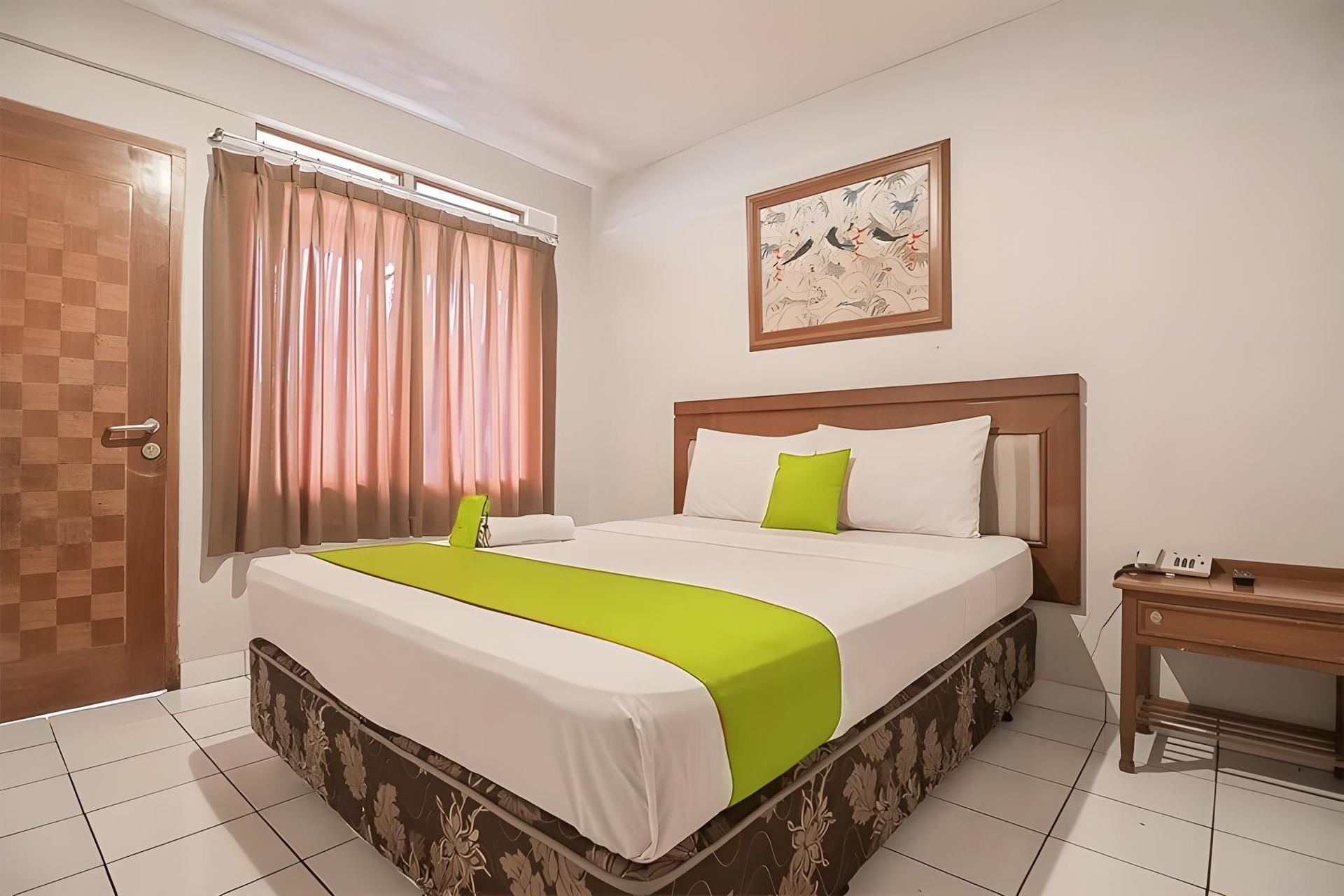 Yehezkiel Hotel Lembang Mitra RedDoorz2