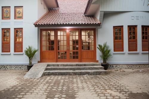 เรดดอร์ซ พลัส เนียร์ ปาซุนดัน ยูนิเวอร์ซิตี้ (RedDoorz Plus near Pasundan University)2