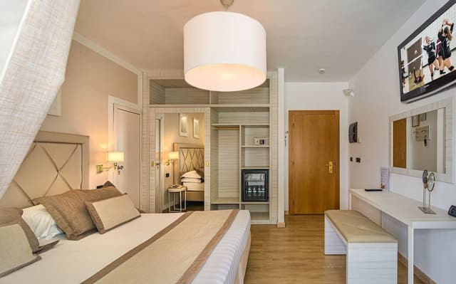 Comfort Double or Twin Room, Private Bathroom