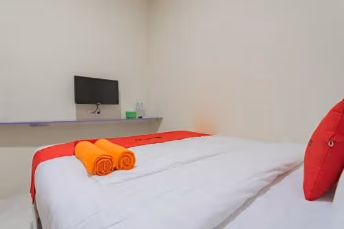 RedDoorz Room