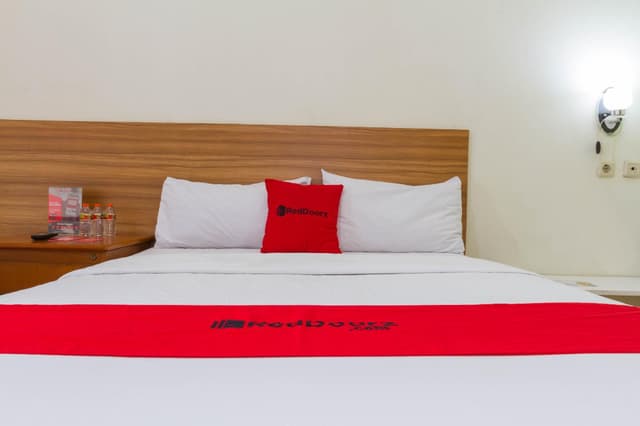 RedDoorz Room