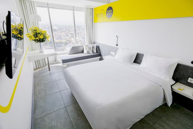 Yello Room