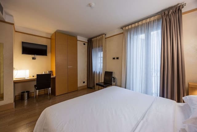 Standard Room, 1 King Bed