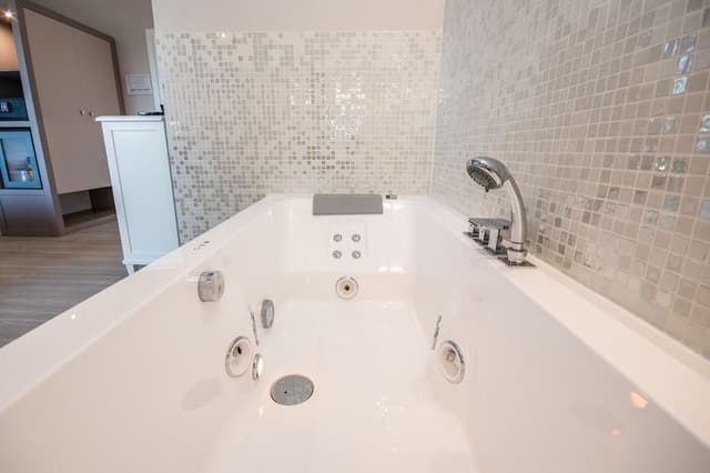Wellness Room, Jetted Tub, Lake View (Sauna)