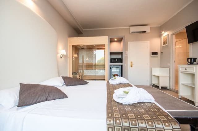 Wellness Room, Jetted Tub, Lake View (Sauna)