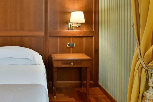 Standard Room, 1 Queen Bed