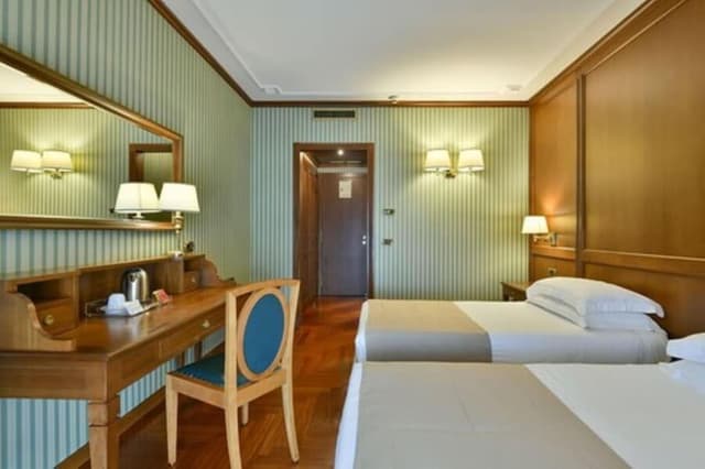Standard Room, 1 Queen Bed