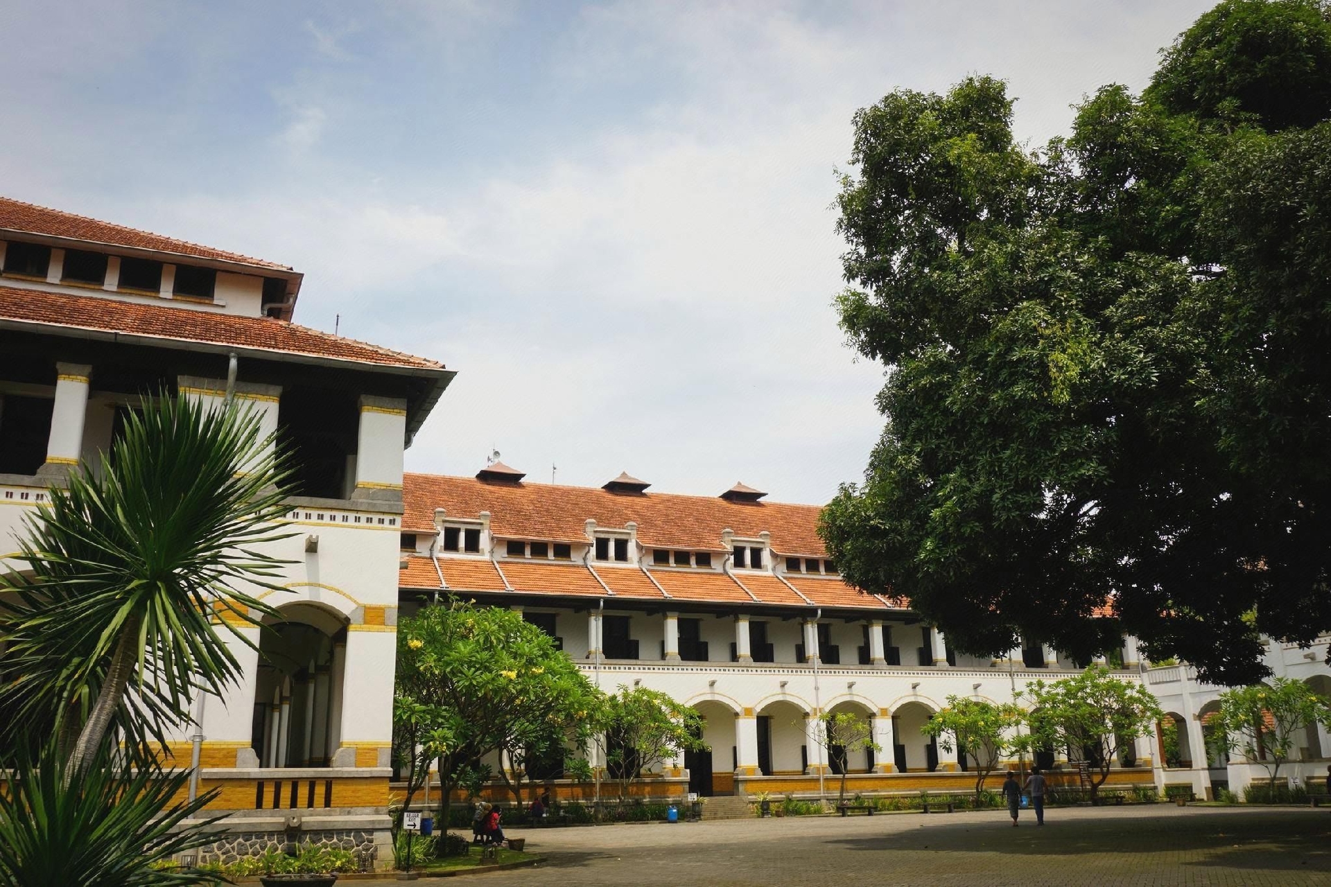 Awann Sewu Boutique Hotel & Suite1