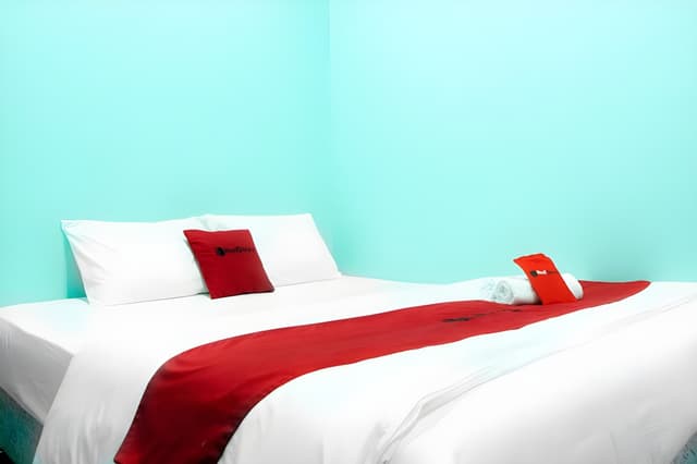 RedDoorz Room