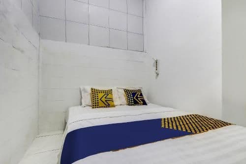 SPOT ON Room without Air Conditioning