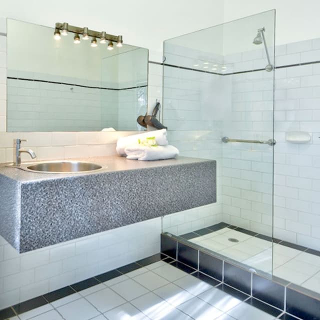 Standard Apartment, 1 Queen Bed, Non Smoking, Balcony (Living Room)