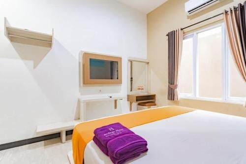 Sans Hotel Budaya Cirebon4