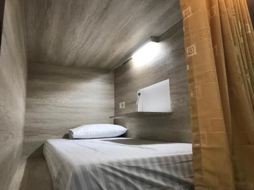the Colour Hostel2