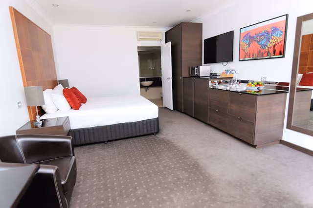 Superior Room, 1 King Bed, Non Smoking, Ground Floor