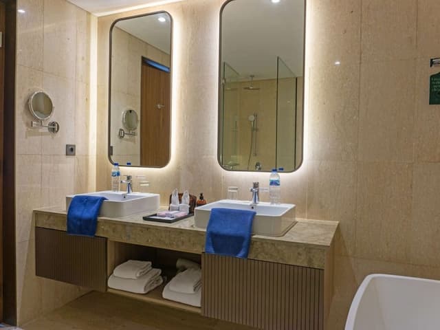 Royal Suite, 1 King Bed, City View