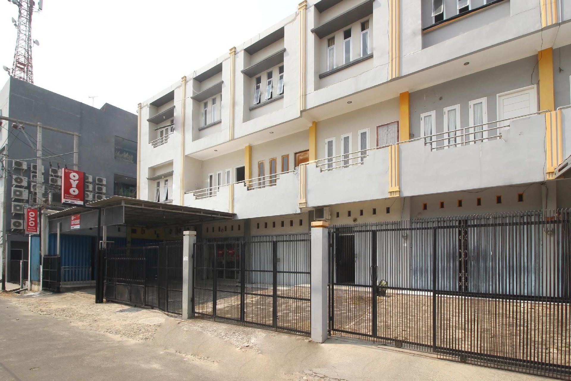 โอโย 1448 การ์ตินี เรสซิเดนซ์ ชาเรียะฮ์ (OYO 1448 Kartini Residence Syariah)0